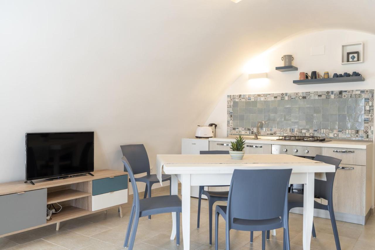 Suite La Scala Del Borgo Cisternino Esterno foto